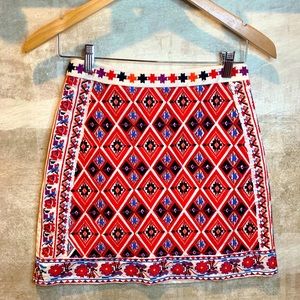 Gorgeous embroidered skirt. Lined Linen